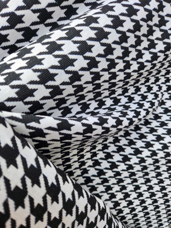 Tela gallineto negro