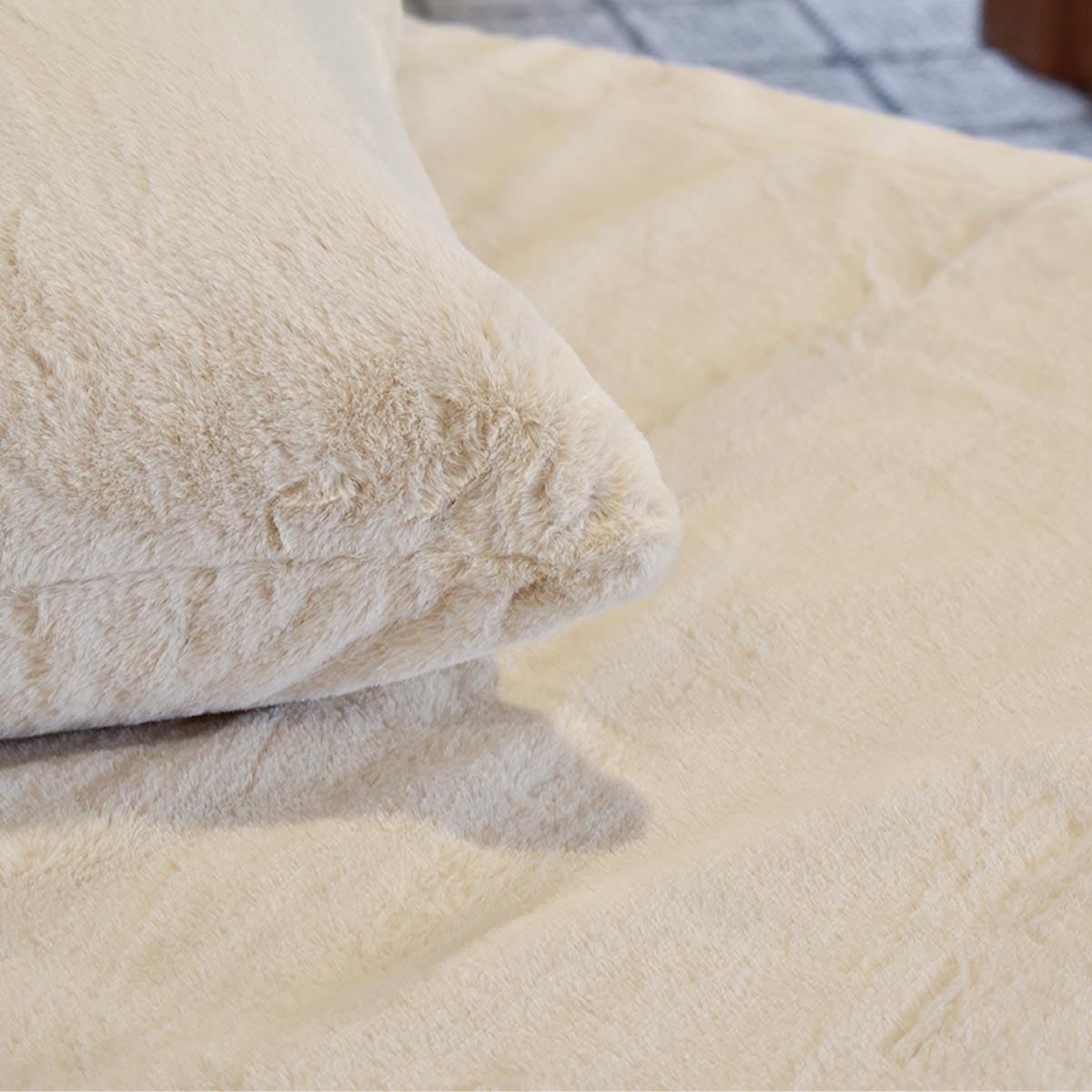 Frazada Gaudi beige liso - Image 2