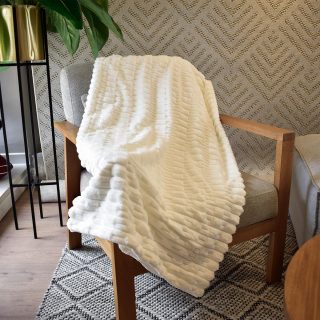 Frazada Gaudi blanco abstracto