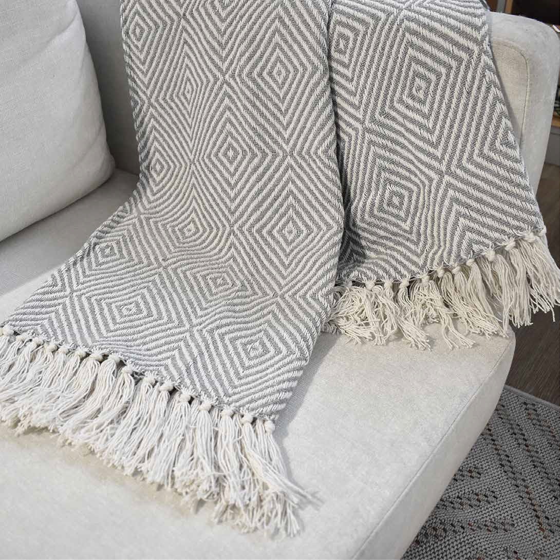 Frazada Masai 133 gris - Image 3