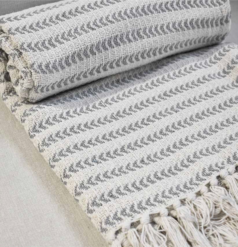 Frazada Masai 131 gris - Image 3